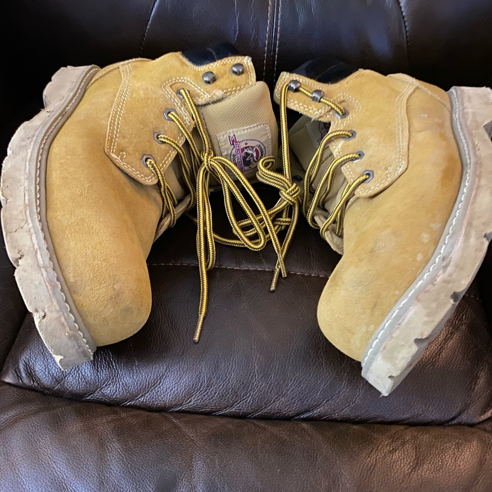 Work Boots - image 4